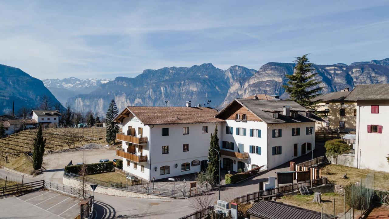 Hotel Gruenwald Salurn Exterior foto