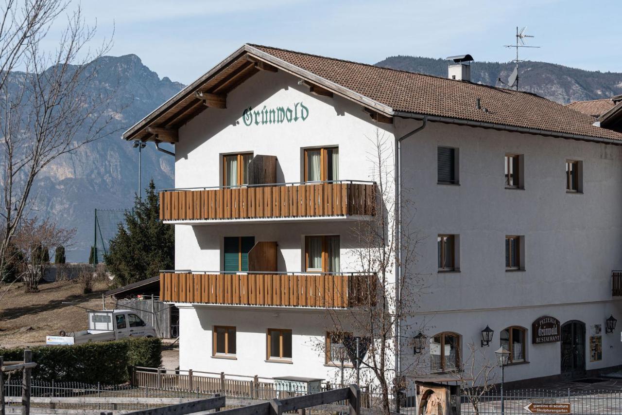 Hotel Gruenwald Salurn Exterior foto
