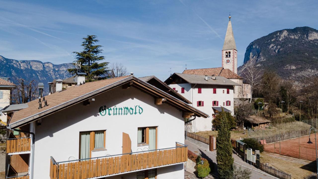 Hotel Gruenwald Salurn Exterior foto
